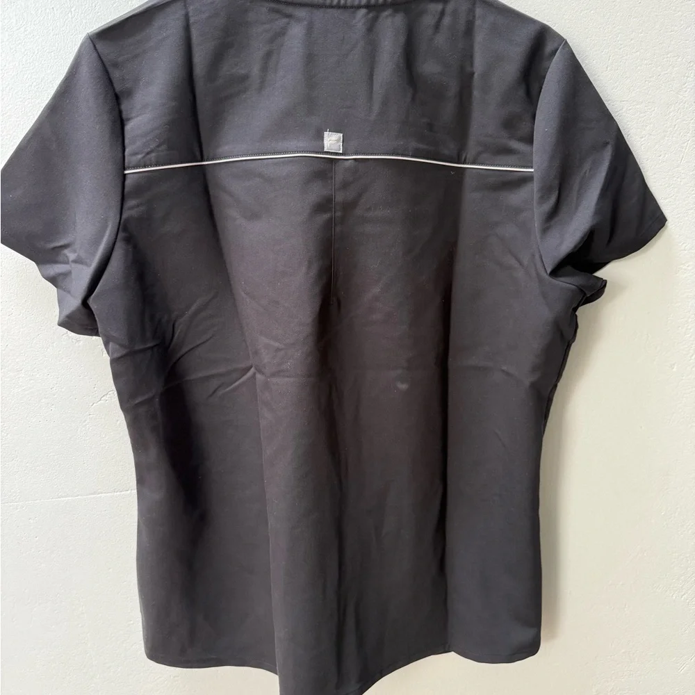 Method 2-Pocket Scrub Top (Reflective) - Picture 3 of 6